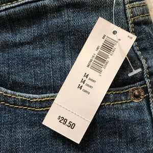 BNWT Old Navy ‘Flirt’ Size 14 Jeans